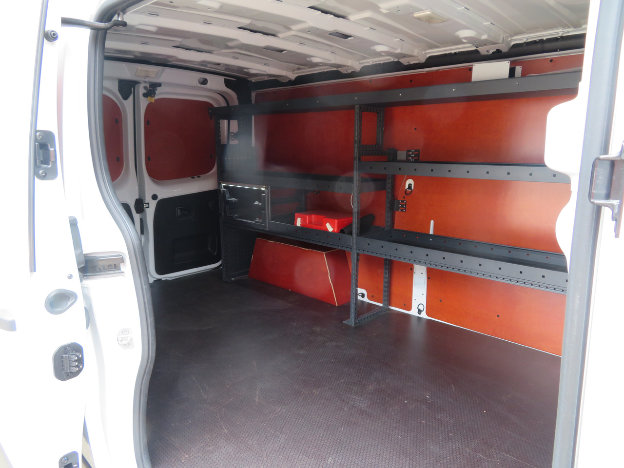 فان المدمجة RENAULT Trafic 2.0dCi - L2H1: صورة 9