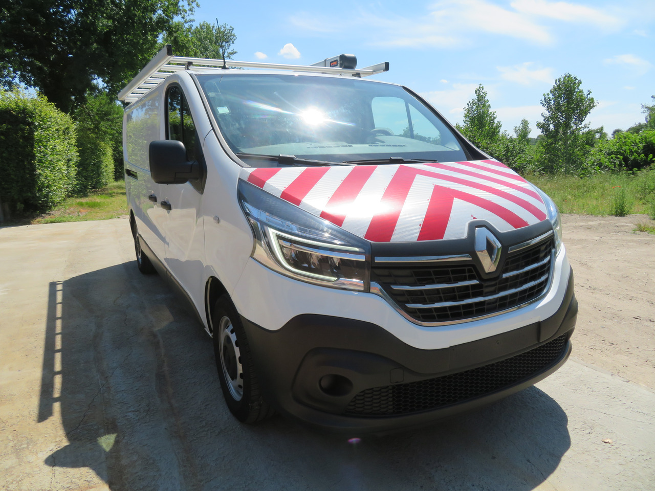 RENAULT Trafic 2.0dCi - L2H1 - فان المدمجة: صورة 1 RENAULT Trafic 2.0dCi - L2H1 - فان المدمجة: صورة 1