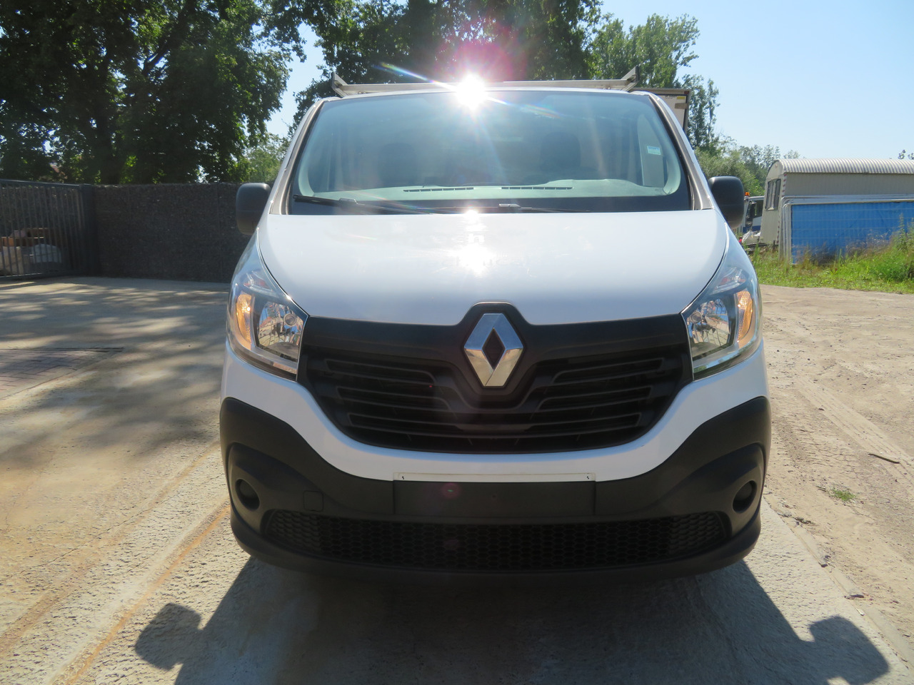 Renault Trafic 1.6dCi Grand Confort - L2H1 - فان المدمجة: صورة 2 Renault Trafic 1.6dCi Grand Confort - L2H1 - فان المدمجة: صورة 2