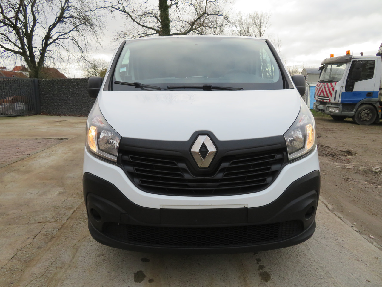 Renault Trafic 1.6dCi Grand Confort - L2H1 - فان المدمجة: صورة 2 Renault Trafic 1.6dCi Grand Confort - L2H1 - فان المدمجة: صورة 2