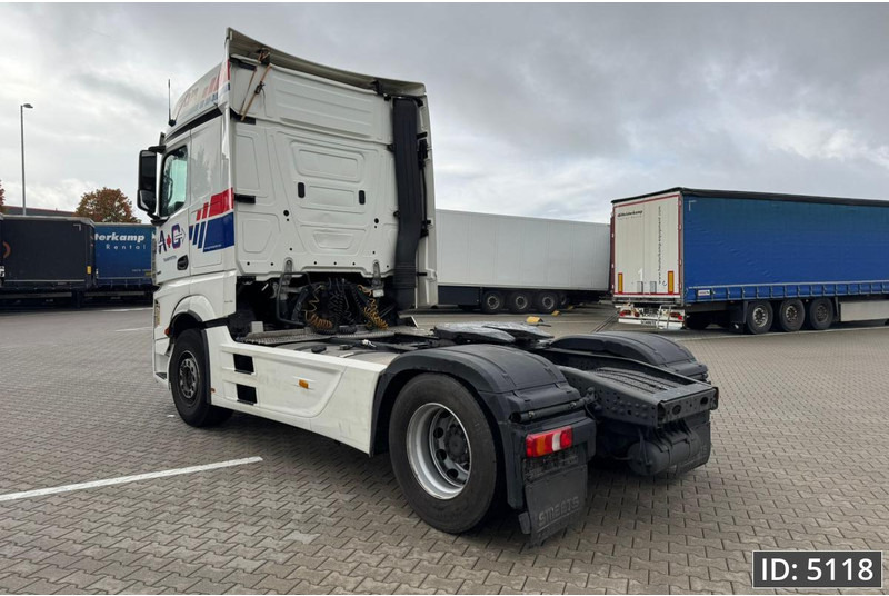 Mercedes-Benz Actros 1845 GigaSpace, Euro 6, / Fridge / 2 Tanks / 3 Pieces - وحدة جر: صورة 2 Mercedes-Benz Actros 1845 GigaSpace, Euro 6, / Fridge / 2 Tanks / 3 Pieces - وحدة جر: صورة 2