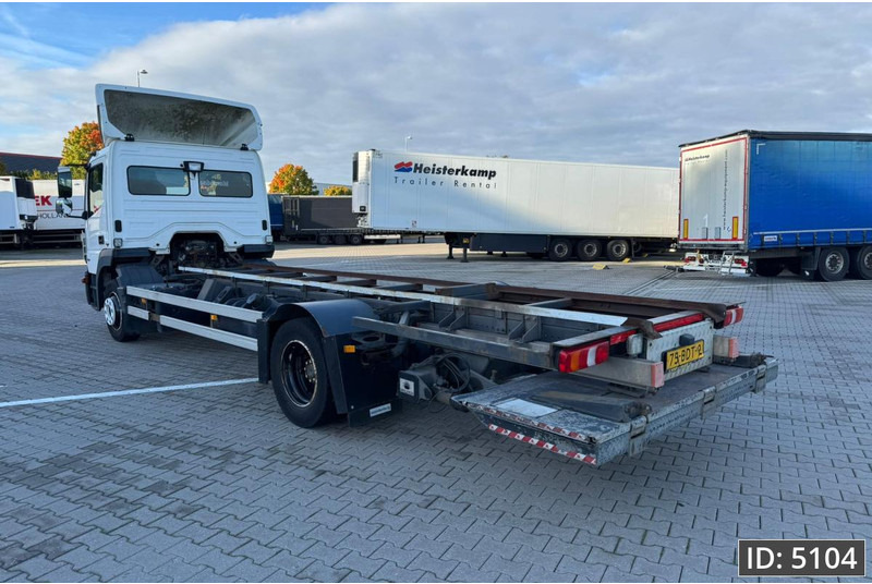 Mercedes-Benz Atego 1318 Day Cab, Euro 6, / BDF / DHOLLANDIA 2000KG - شاحنات الحاويات / جسم علوي قابل للتغيير شاحنة: صورة 2 Mercedes-Benz Atego 1318 Day Cab, Euro 6, / BDF / DHOLLANDIA 2000KG - شاحنات الحاويات / جسم علوي قابل للتغيير شاحنة: صورة 2