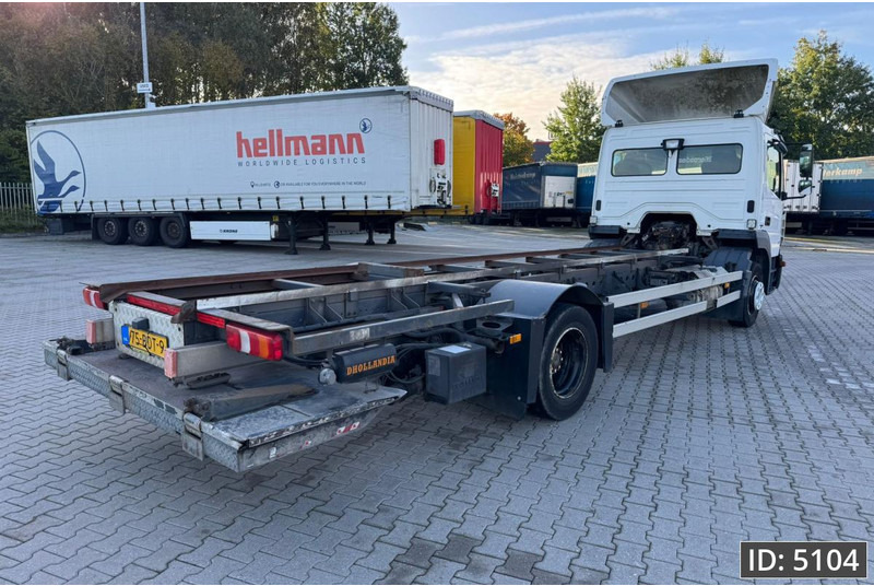 Mercedes-Benz Atego 1318 Day Cab, Euro 6, / BDF / DHOLLANDIA 2000KG - شاحنات الحاويات / جسم علوي قابل للتغيير شاحنة: صورة 3 Mercedes-Benz Atego 1318 Day Cab, Euro 6, / BDF / DHOLLANDIA 2000KG - شاحنات الحاويات / جسم علوي قابل للتغيير شاحنة: صورة 3