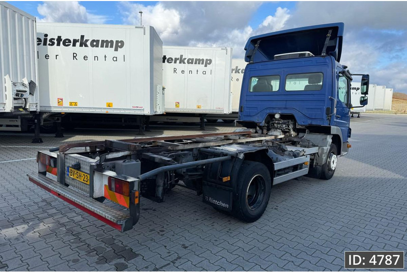 Mercedes-Benz Atego 816 Day Cab, Euro 5, BDF / EPS automatic / standklima / Hydraulic system - شاحنات الحاويات / جسم علوي قابل للتغيير شاحنة: صورة 5 Mercedes-Benz Atego 816 Day Cab, Euro 5, BDF / EPS automatic / standklima / Hydraulic system - شاحنات الحاويات / جسم علوي قابل للتغيير شاحنة: صورة 5