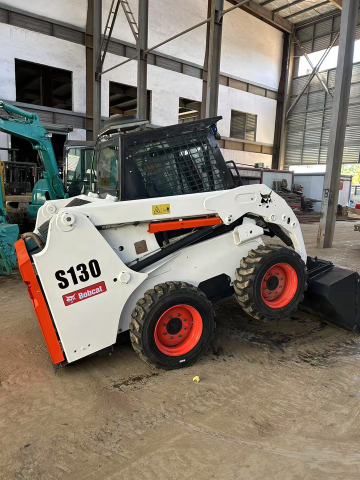 BOBCAT S130 Skid Steer Loader Click for Discount - شيول صغير: صورة 1 BOBCAT S130 Skid Steer Loader Click for Discount - شيول صغير: صورة 1