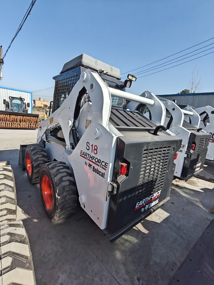 BOBCAT S18 Skid Steer Loader Click for Disconunt - شيول صغير: صورة 4 BOBCAT S18 Skid Steer Loader Click for Disconunt - شيول صغير: صورة 4