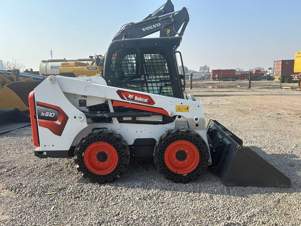 BOBCAT S510 Skid Steer Loader - شيول صغير: صورة 1 BOBCAT S510 Skid Steer Loader - شيول صغير: صورة 1