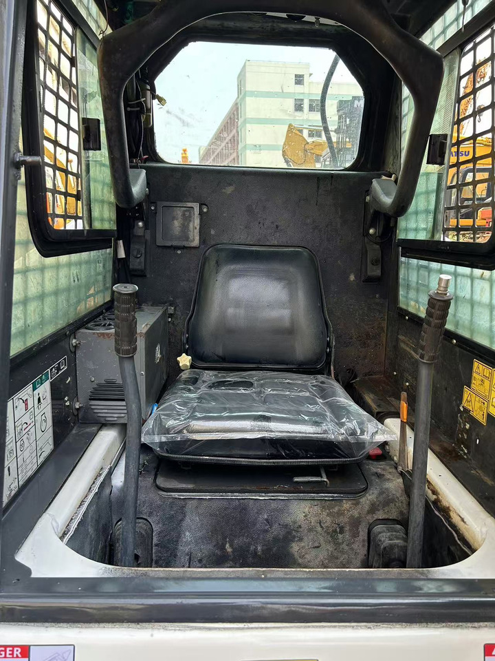 BOBCAT Skid Steer Loader S130 - شيول صغير: صورة 5 BOBCAT Skid Steer Loader S130 - شيول صغير: صورة 5
