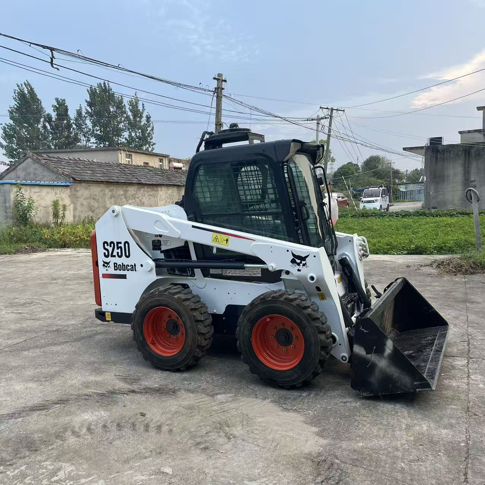 BOBCAT Skid Steer Loader S250 New Condition Hours True - شيول صغير: صورة 5 BOBCAT Skid Steer Loader S250 New Condition Hours True - شيول صغير: صورة 5