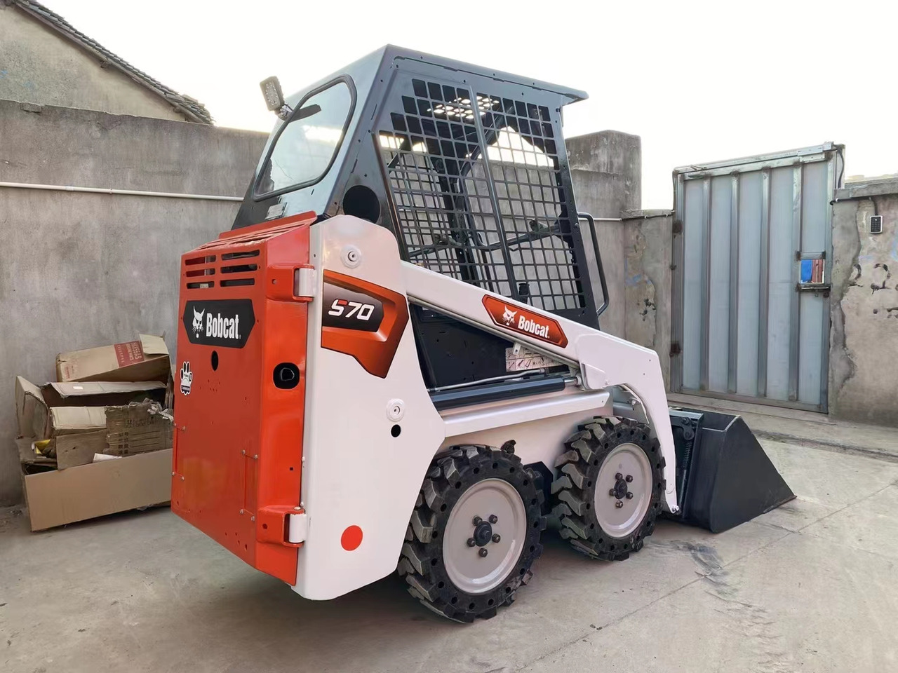 BOBCAT Skid Steer Loader S70 - شيول صغير: صورة 5 BOBCAT Skid Steer Loader S70 - شيول صغير: صورة 5