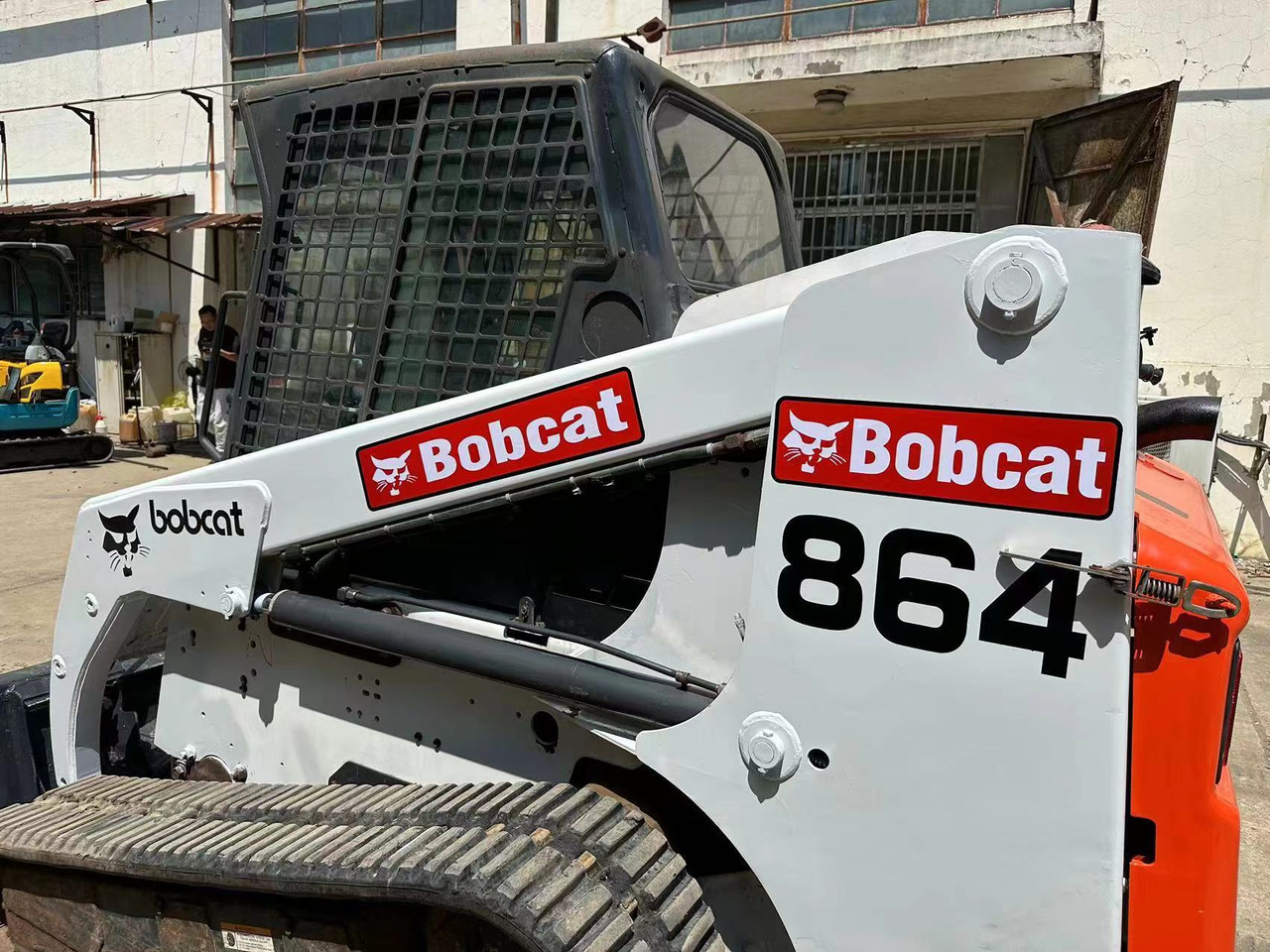 BOBCAT Skid Steer Loader - شيول صغير: صورة 3 BOBCAT Skid Steer Loader - شيول صغير: صورة 3