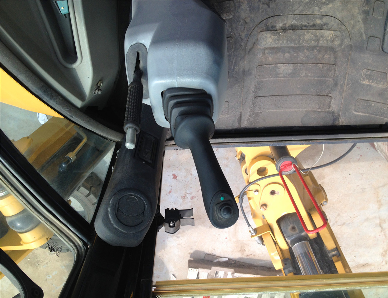 جرافة حفار CAT 420F Backhoe Loader: صورة 6 جرافة حفار CAT 420F Backhoe Loader: صورة 6