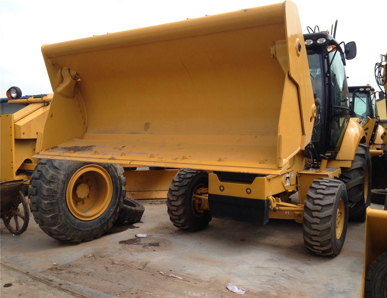جرافة حفار CAT 420F Backhoe Loader: صورة 10 جرافة حفار CAT 420F Backhoe Loader: صورة 10