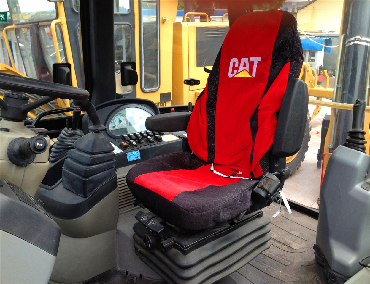 جرافة حفار CAT 420F Backhoe Loader: صورة 8 جرافة حفار CAT 420F Backhoe Loader: صورة 8