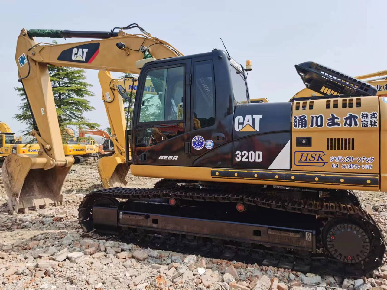 حفار زحاف CATERPILLAR 320D: صورة 6