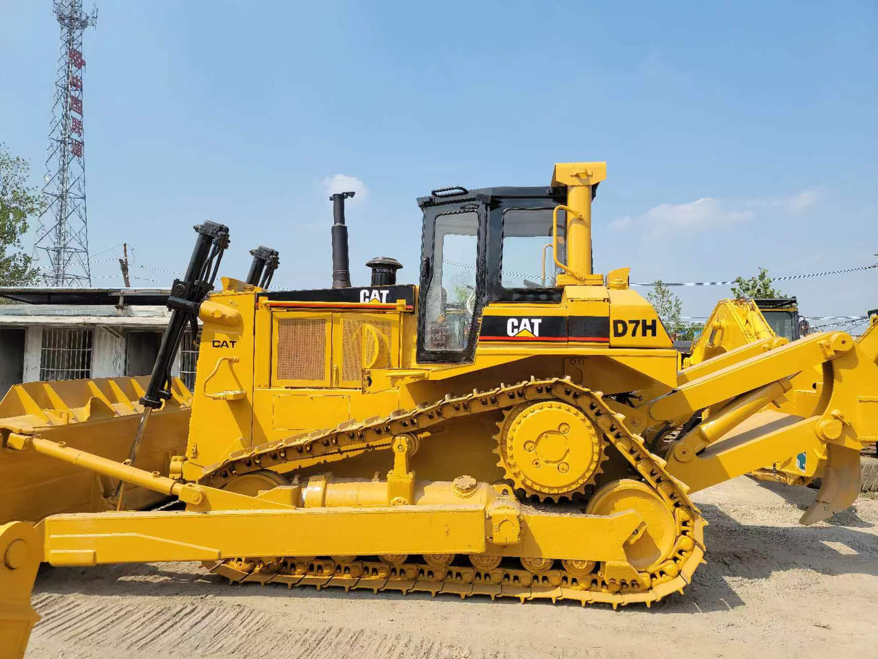CATERPILLAR D7H - جرافة: صورة 3 CATERPILLAR D7H - جرافة: صورة 3