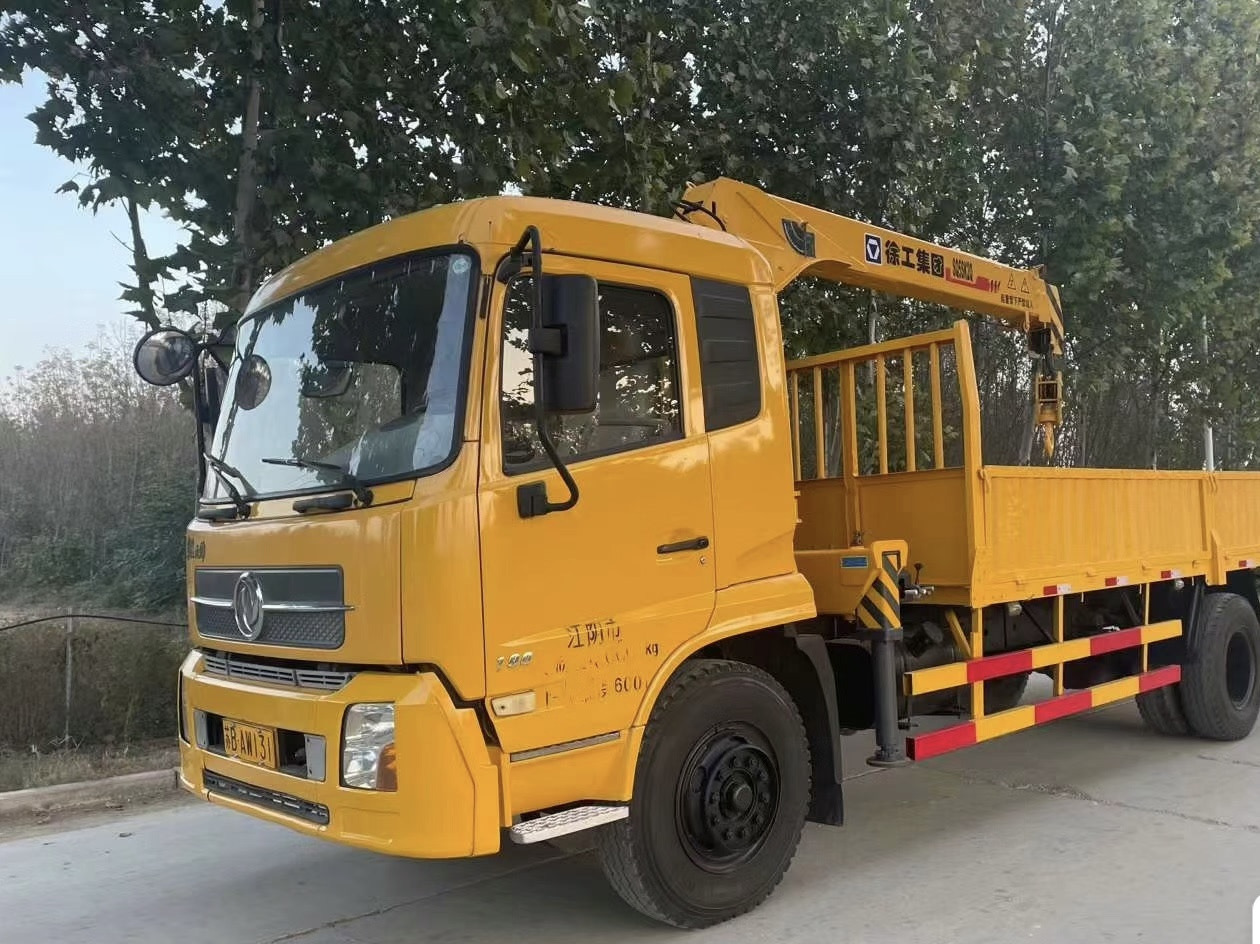DONGFENG 4X4 CLICK HERE FOR DISCOUNT - شاحنة كرين: صورة 1 DONGFENG 4X4 CLICK HERE FOR DISCOUNT - شاحنة كرين: صورة 1