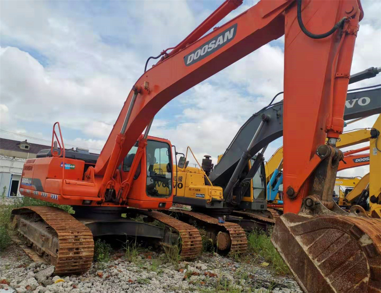 DOOSAN Excavator DH300 Click Here for Discount - حفار زحاف: صورة 2 DOOSAN Excavator DH300 Click Here for Discount - حفار زحاف: صورة 2