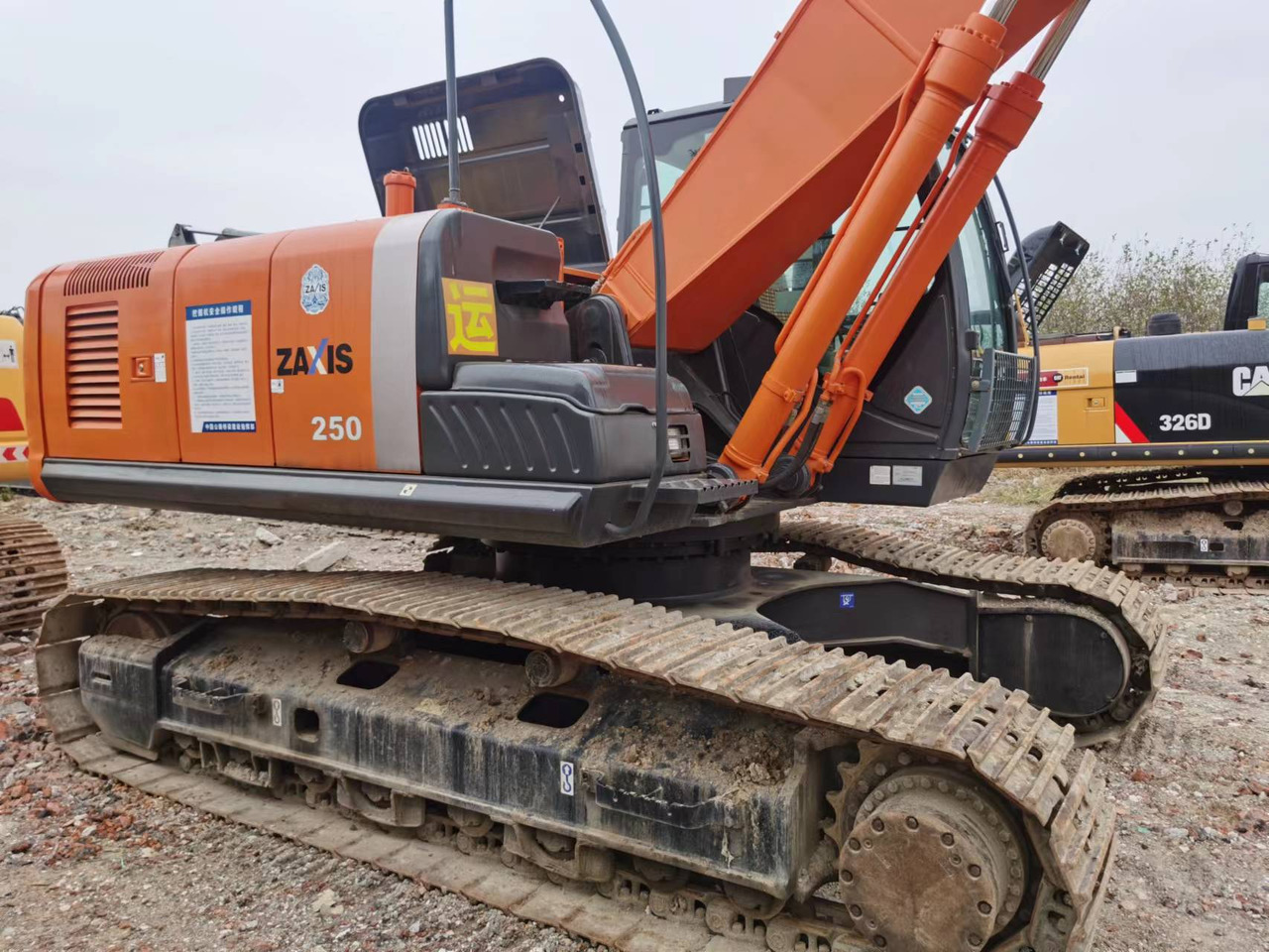 HITACHI ZX250 - حفار زحاف: صورة 4 HITACHI ZX250 - حفار زحاف: صورة 4