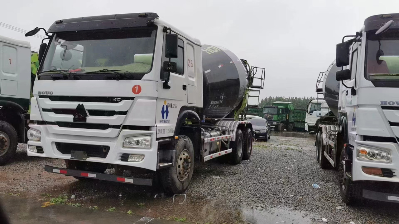 HOWO 6*4 Cement Mixer Truck - شاحنة خلاطة خرسانة: صورة 5 HOWO 6*4 Cement Mixer Truck - شاحنة خلاطة خرسانة: صورة 5