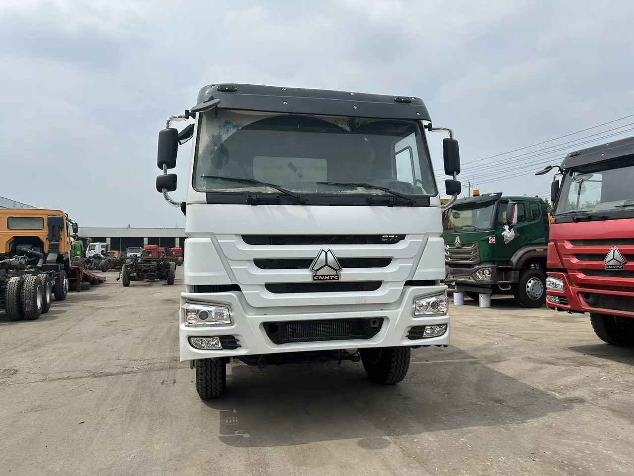 HOWO Dump Truck 6x4 Click Here for Discount - شاحنة قلاب: صورة 1 HOWO Dump Truck 6x4 Click Here for Discount - شاحنة قلاب: صورة 1