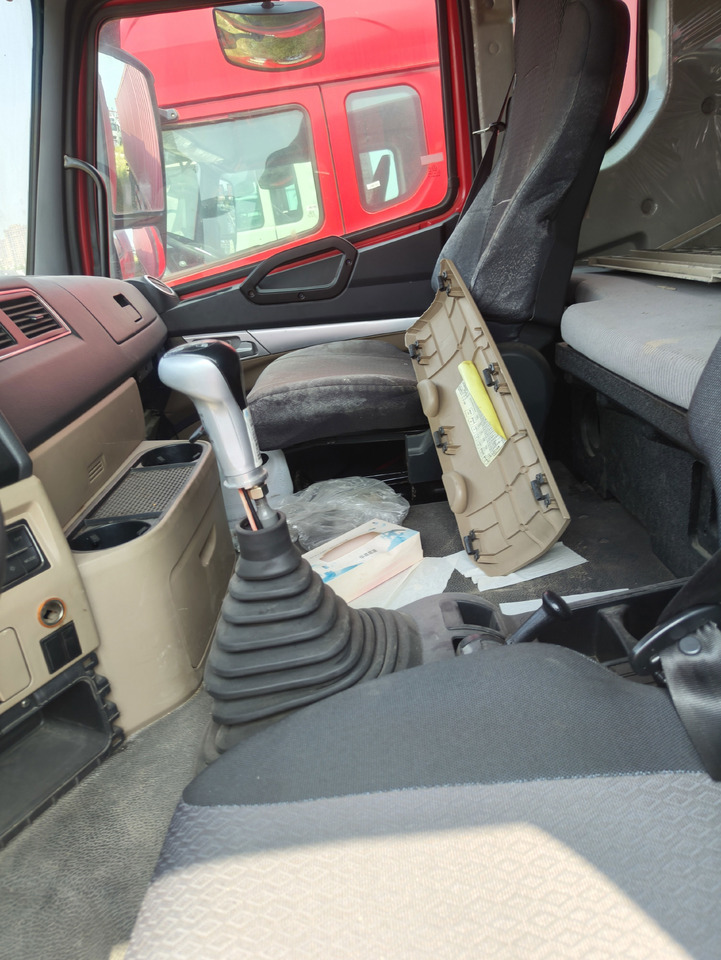 HOWO HaoHan N6 Box Truck 6*2 Click Here for Discount - شاحنة مقفلة: صورة 5 HOWO HaoHan N6 Box Truck 6*2 Click Here for Discount - شاحنة مقفلة: صورة 5