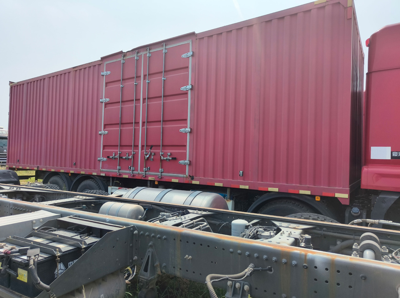 HOWO Haohan N7 Box Truck Click Here for Discount - شاحنة مقفلة: صورة 5 HOWO Haohan N7 Box Truck Click Here for Discount - شاحنة مقفلة: صورة 5