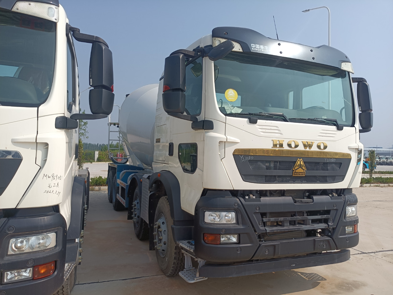 HOWO TX350 Cement Mixer Truck - شاحنة خلاطة خرسانة: صورة 2 HOWO TX350 Cement Mixer Truck - شاحنة خلاطة خرسانة: صورة 2