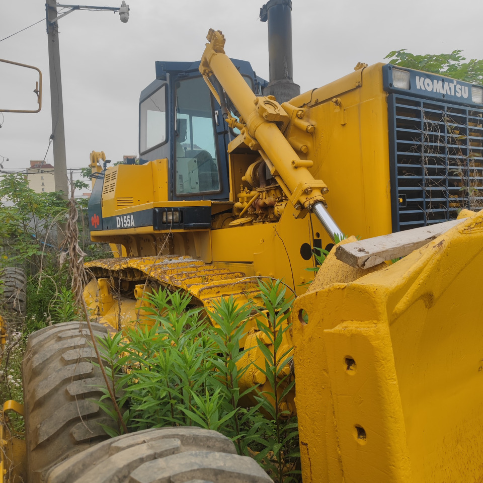 KOMATSU BULLDOZER D155A - آلات البناء: صورة 4 KOMATSU BULLDOZER D155A - آلات البناء: صورة 4