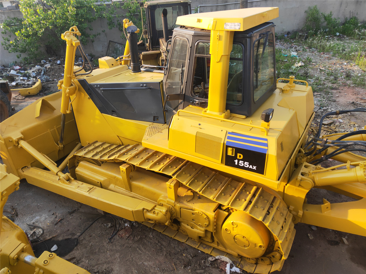KOMATSU D155AX-5 - جرافة: صورة 1 KOMATSU D155AX-5 - جرافة: صورة 1