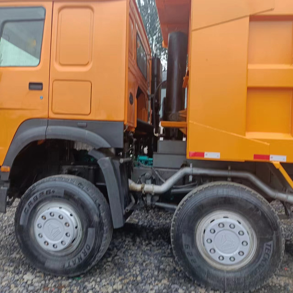 SINOTRUK 8x4 HOWO Dump Truck Click for Discount - شاحنة قلاب: صورة 5 SINOTRUK 8x4 HOWO Dump Truck Click for Discount - شاحنة قلاب: صورة 5