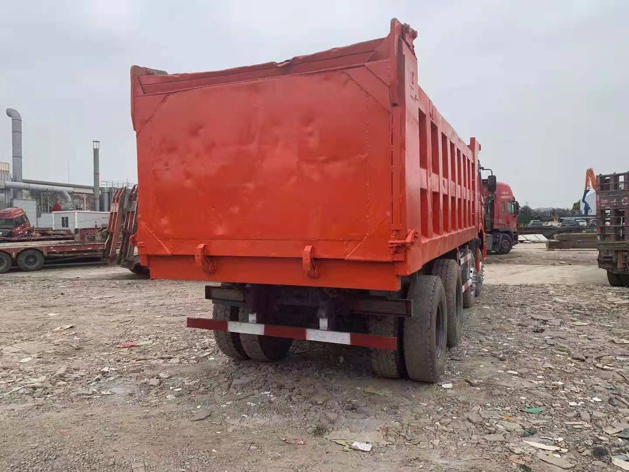 SINOTRUK HOWO 371 8X4 CLICK HERE FOR DISCOUNT - شاحنة قلاب: صورة 3 SINOTRUK HOWO 371 8X4 CLICK HERE FOR DISCOUNT - شاحنة قلاب: صورة 3