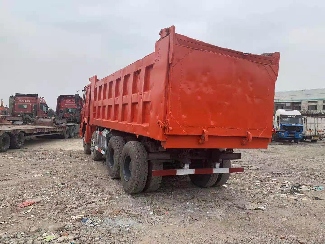 SINOTRUK HOWO 371 8X4 CLICK HERE FOR DISCOUNT - شاحنة قلاب: صورة 4 SINOTRUK HOWO 371 8X4 CLICK HERE FOR DISCOUNT - شاحنة قلاب: صورة 4