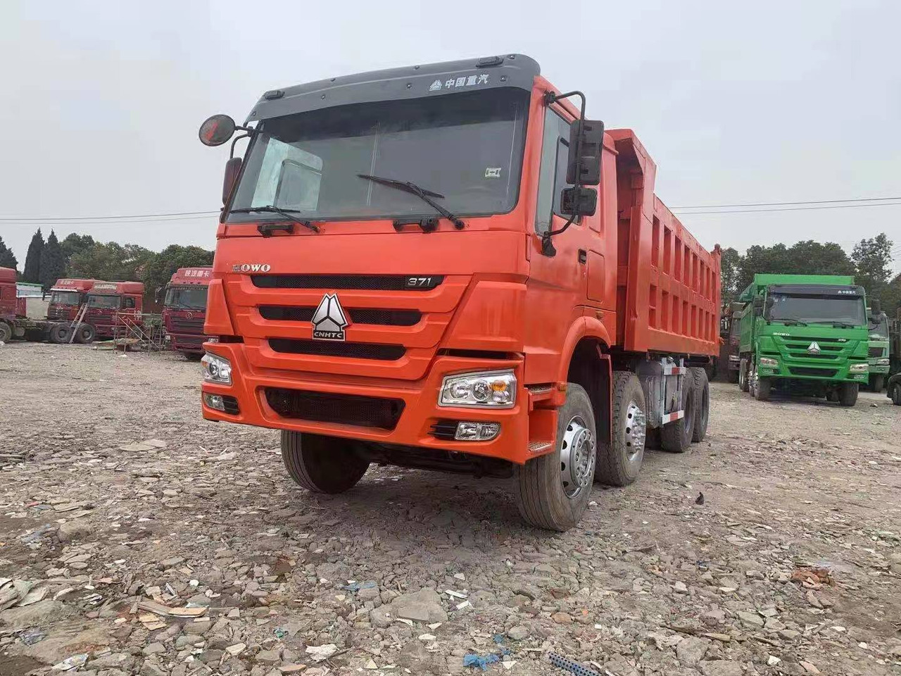 SINOTRUK HOWO 371 8X4 CLICK HERE FOR DISCOUNT - شاحنة قلاب: صورة 1 SINOTRUK HOWO 371 8X4 CLICK HERE FOR DISCOUNT - شاحنة قلاب: صورة 1