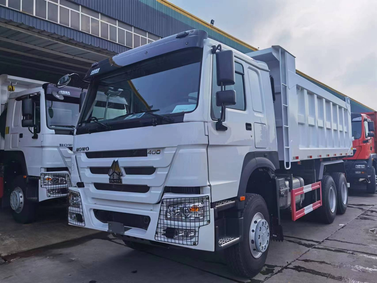 SINOTRUK HOWO 400HP Dump Truck New Brand Click for Discount - شاحنة قلاب: صورة 3 SINOTRUK HOWO 400HP Dump Truck New Brand Click for Discount - شاحنة قلاب: صورة 3