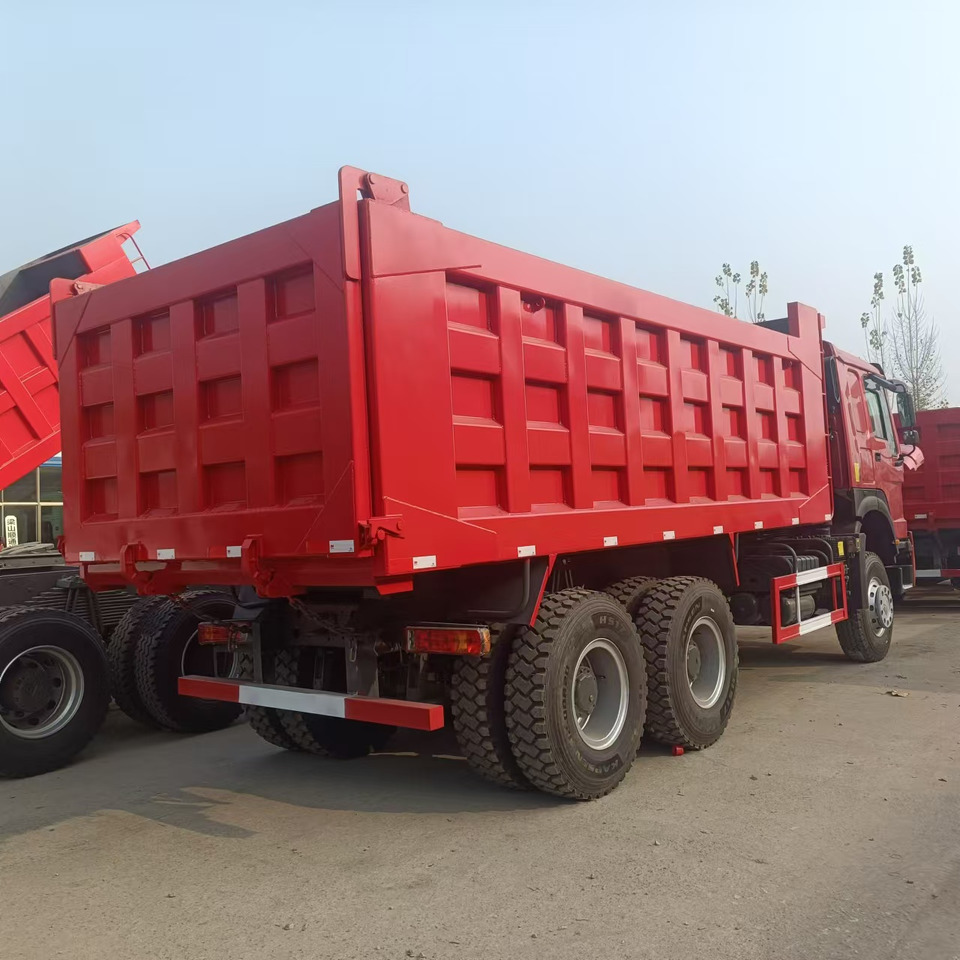 SINOTRUK HOWO 6x4 Dump Truck Click for Discount - شاحنة قلاب: صورة 3 SINOTRUK HOWO 6x4 Dump Truck Click for Discount - شاحنة قلاب: صورة 3