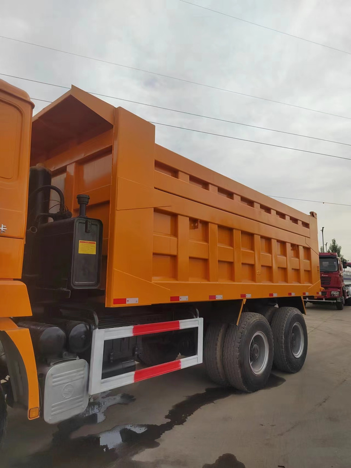 SINOTRUK HOWO 8x4 F3000 Dump Trruck Click for Discount - شاحنة قلاب: صورة 2 SINOTRUK HOWO 8x4 F3000 Dump Trruck Click for Discount - شاحنة قلاب: صورة 2