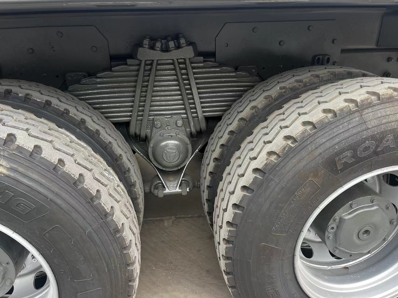 SINOTRUK HOWO Dump Truck 6x4 Click for Discount - شاحنة: صورة 4 SINOTRUK HOWO Dump Truck 6x4 Click for Discount - شاحنة: صورة 4