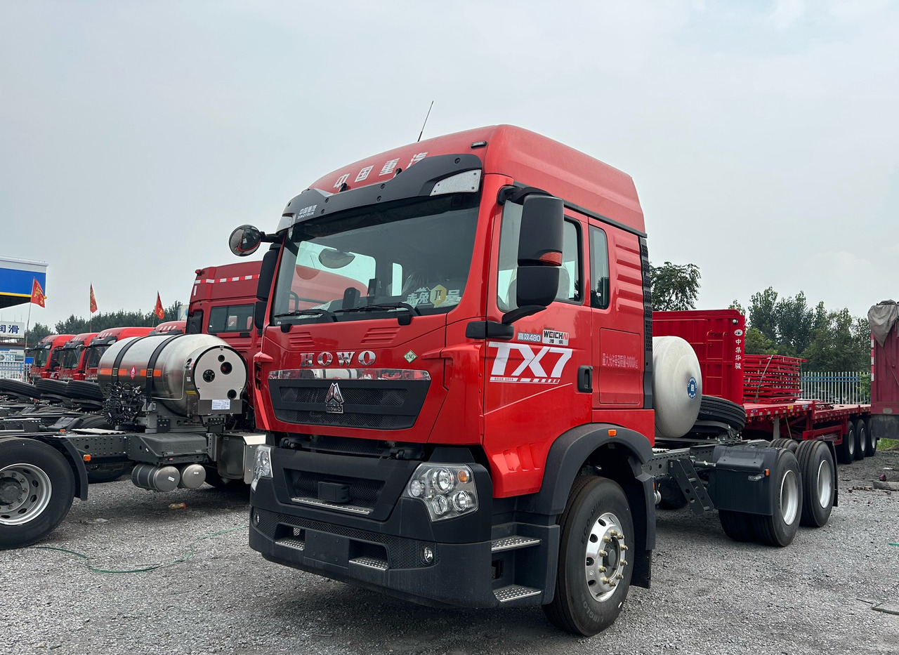 SINOTRUK HOWO TX480HP Tractor Unit Click for Discount - شاحنة قلاب: صورة 2 SINOTRUK HOWO TX480HP Tractor Unit Click for Discount - شاحنة قلاب: صورة 2