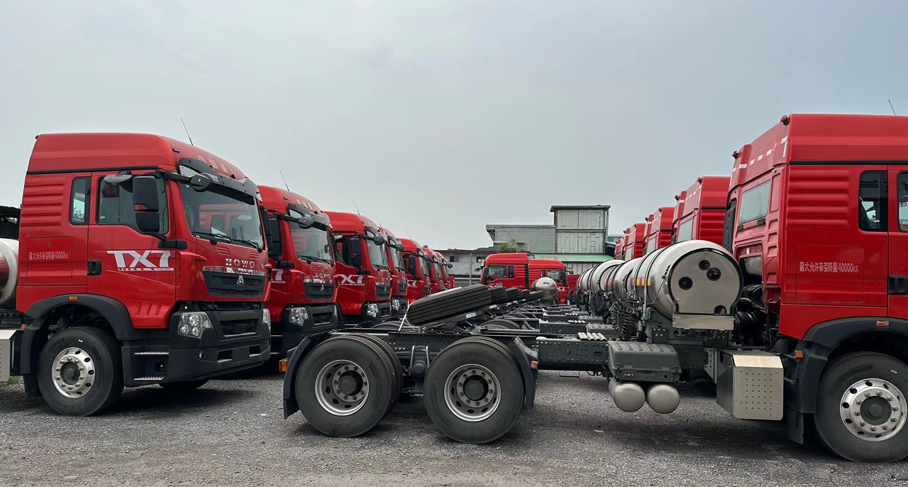 SINOTRUK HOWO TX480HP Tractor Unit Click for Discount - شاحنة قلاب: صورة 5 SINOTRUK HOWO TX480HP Tractor Unit Click for Discount - شاحنة قلاب: صورة 5