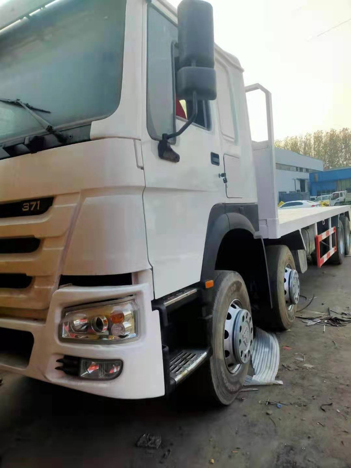 SINOTRUK Howo 371 Fuel Tanker Click Here For DISCOUNT - شاحنة صهريج: صورة 4 SINOTRUK Howo 371 Fuel Tanker Click Here For DISCOUNT - شاحنة صهريج: صورة 4