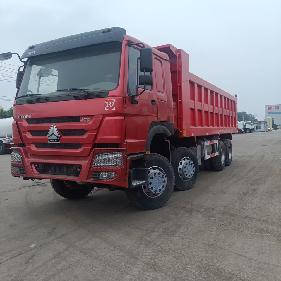 SINOTRUK howo 8x4 - شاحنة قلاب: صورة 1 SINOTRUK howo 8x4 - شاحنة قلاب: صورة 1