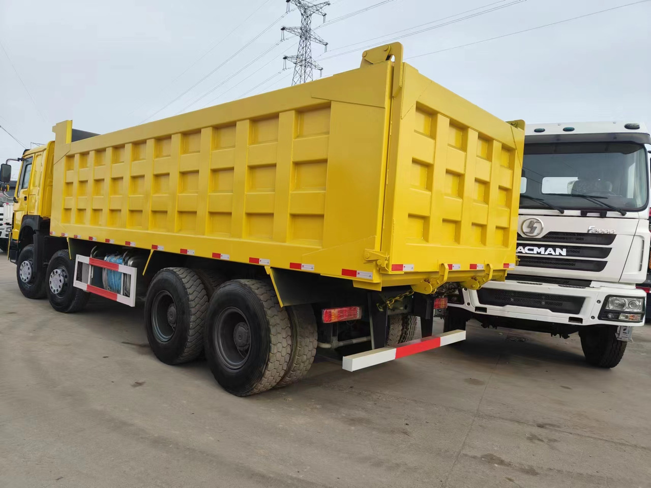 Sino HOWO 8x4 Dump Truck Click for Discount - شاحنة قلاب: صورة 3 Sino HOWO 8x4 Dump Truck Click for Discount - شاحنة قلاب: صورة 3