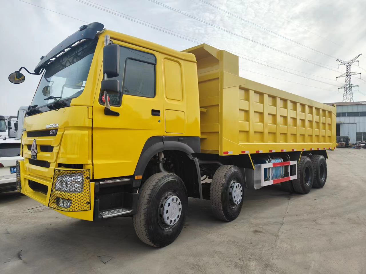 Sino HOWO 8x4 Dump Truck Click for Discount - شاحنة قلاب: صورة 1 Sino HOWO 8x4 Dump Truck Click for Discount - شاحنة قلاب: صورة 1