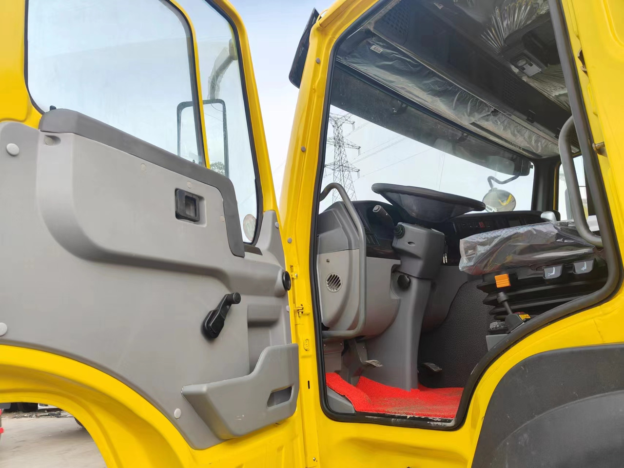 Sino HOWO 8x4 Dump Truck Click for Discount - شاحنة قلاب: صورة 4 Sino HOWO 8x4 Dump Truck Click for Discount - شاحنة قلاب: صورة 4