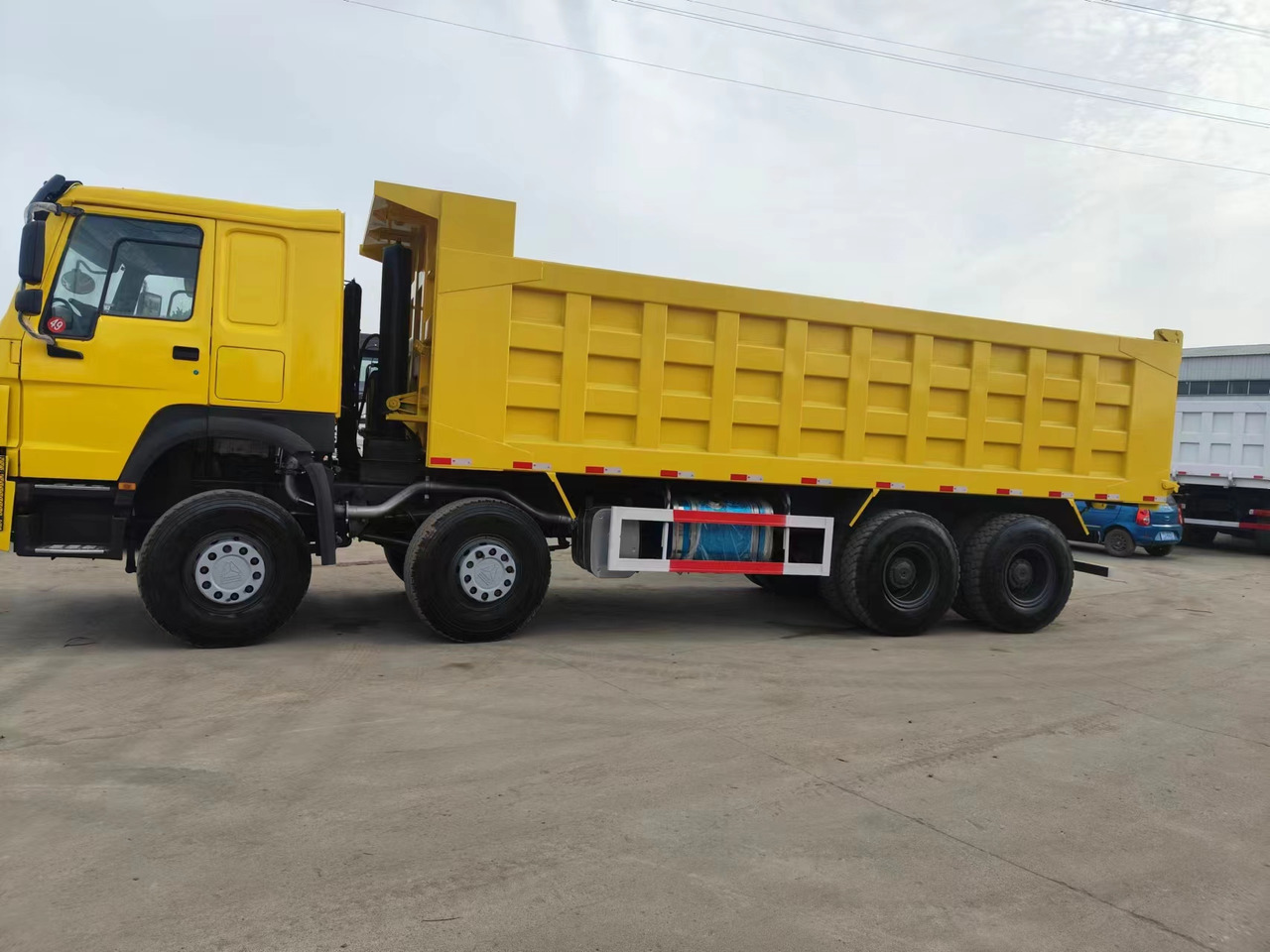 Sino HOWO 8x4 Dump Truck Click for Discount - شاحنة قلاب: صورة 2 Sino HOWO 8x4 Dump Truck Click for Discount - شاحنة قلاب: صورة 2
