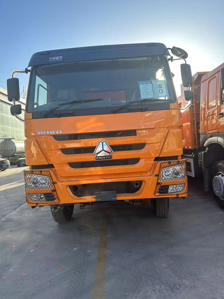 Sinotrack HOWO 6x4 Dump Truck Click for Discount - شاحنة قلاب: صورة 4 Sinotrack HOWO 6x4 Dump Truck Click for Discount - شاحنة قلاب: صورة 4