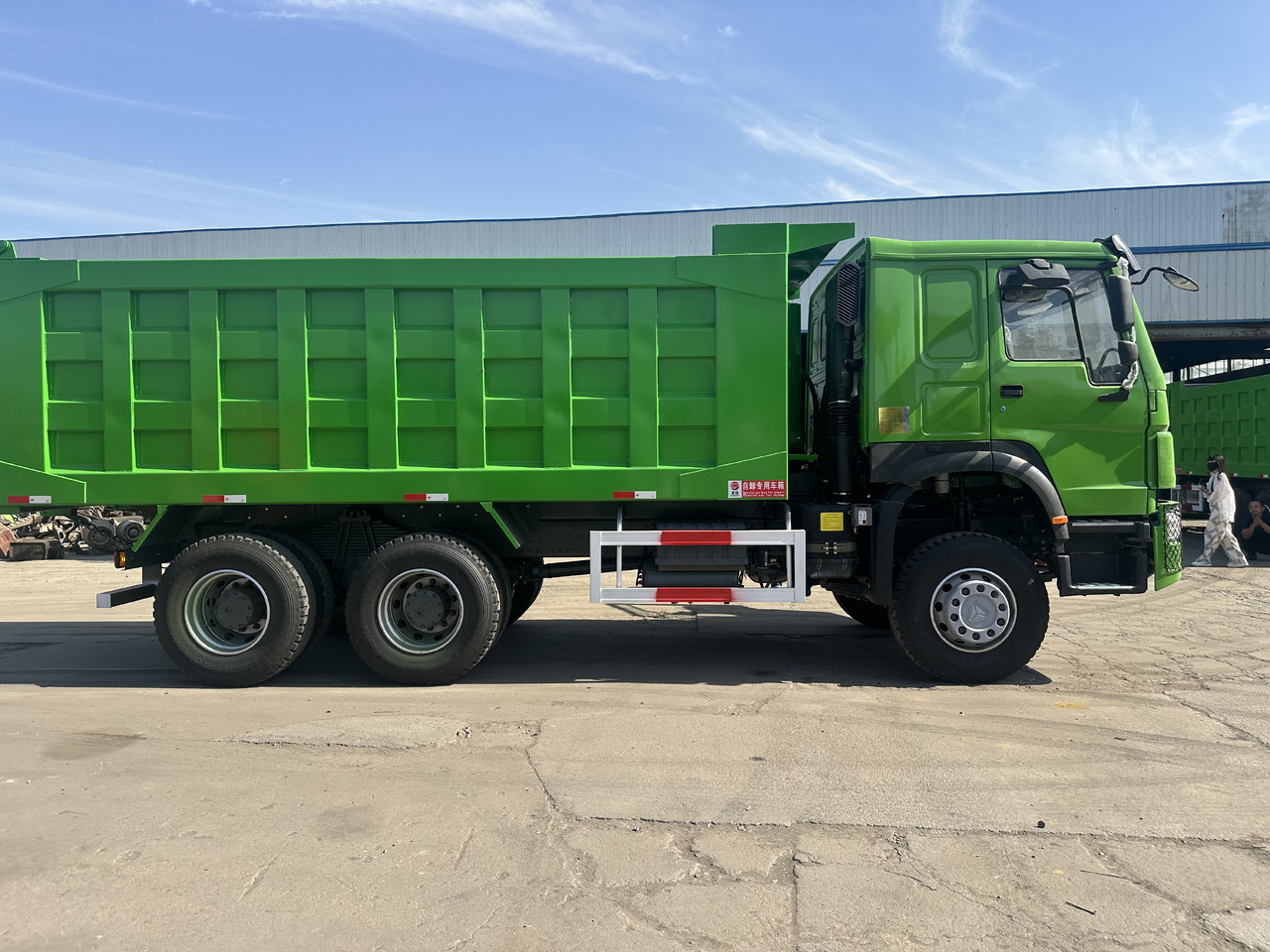 Sinotruck 6x4 HOWO Dump Truck Clcik for Discount - شاحنة قلاب: صورة 2 Sinotruck 6x4 HOWO Dump Truck Clcik for Discount - شاحنة قلاب: صورة 2