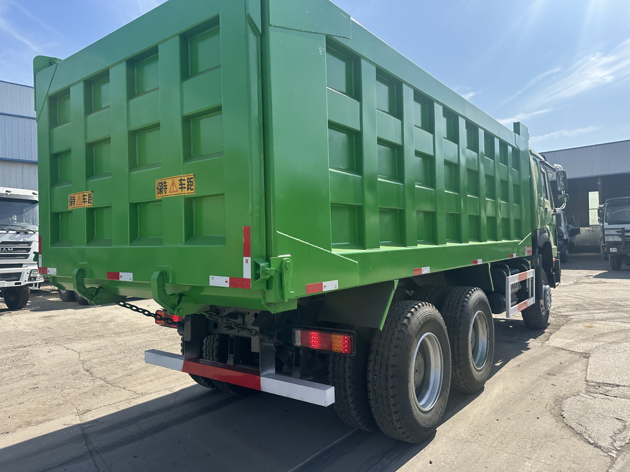 Sinotruck 6x4 HOWO Dump Truck Clcik for Discount - شاحنة قلاب: صورة 3 Sinotruck 6x4 HOWO Dump Truck Clcik for Discount - شاحنة قلاب: صورة 3