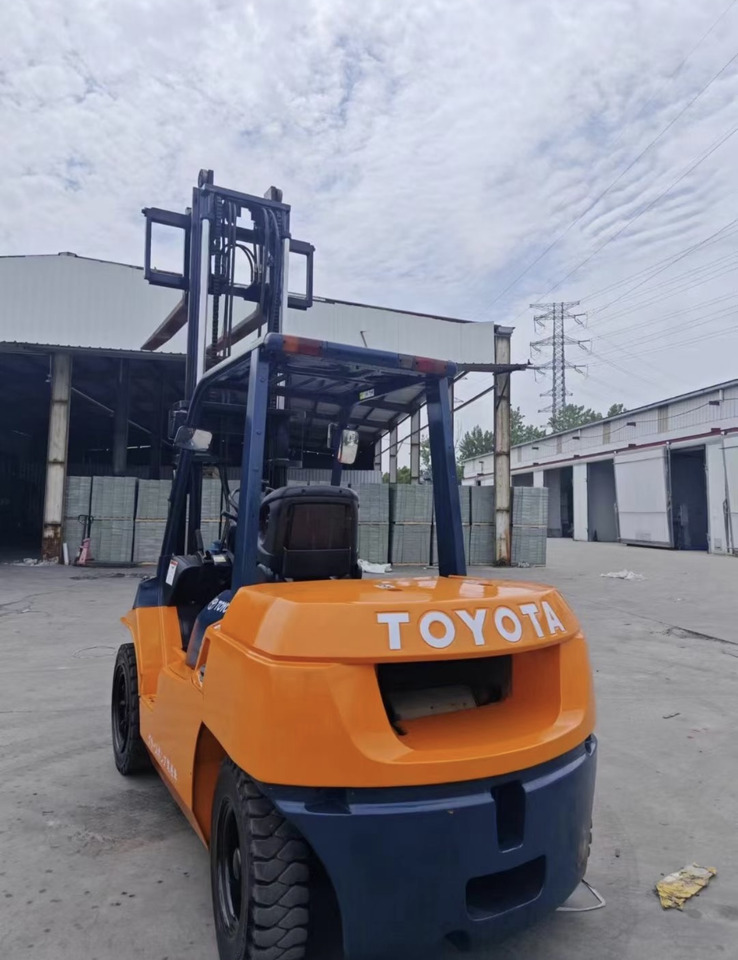 TOYOTA 5Ton Forklift Click Here for Discount - رافعة شوكية ديزل: صورة 4 TOYOTA 5Ton Forklift Click Here for Discount - رافعة شوكية ديزل: صورة 4
